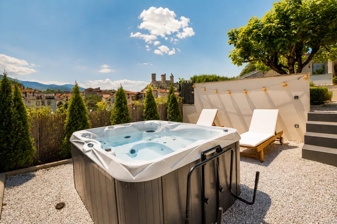 Le Refuge - Jacuzzi & Vue Château